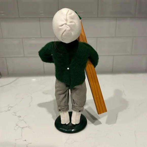 Byers Choice vintage 1995 caroler. Girl with skis. #11 of 100 - Picture 7 of 7